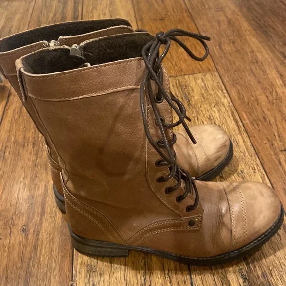 Women’s Tan lace up boots - Picture 4 of 11
